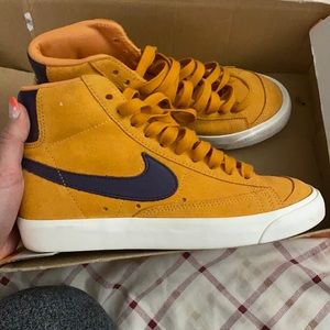 Nike Blazer 77 Sneakers 3.5 in men’s 5 in women’s